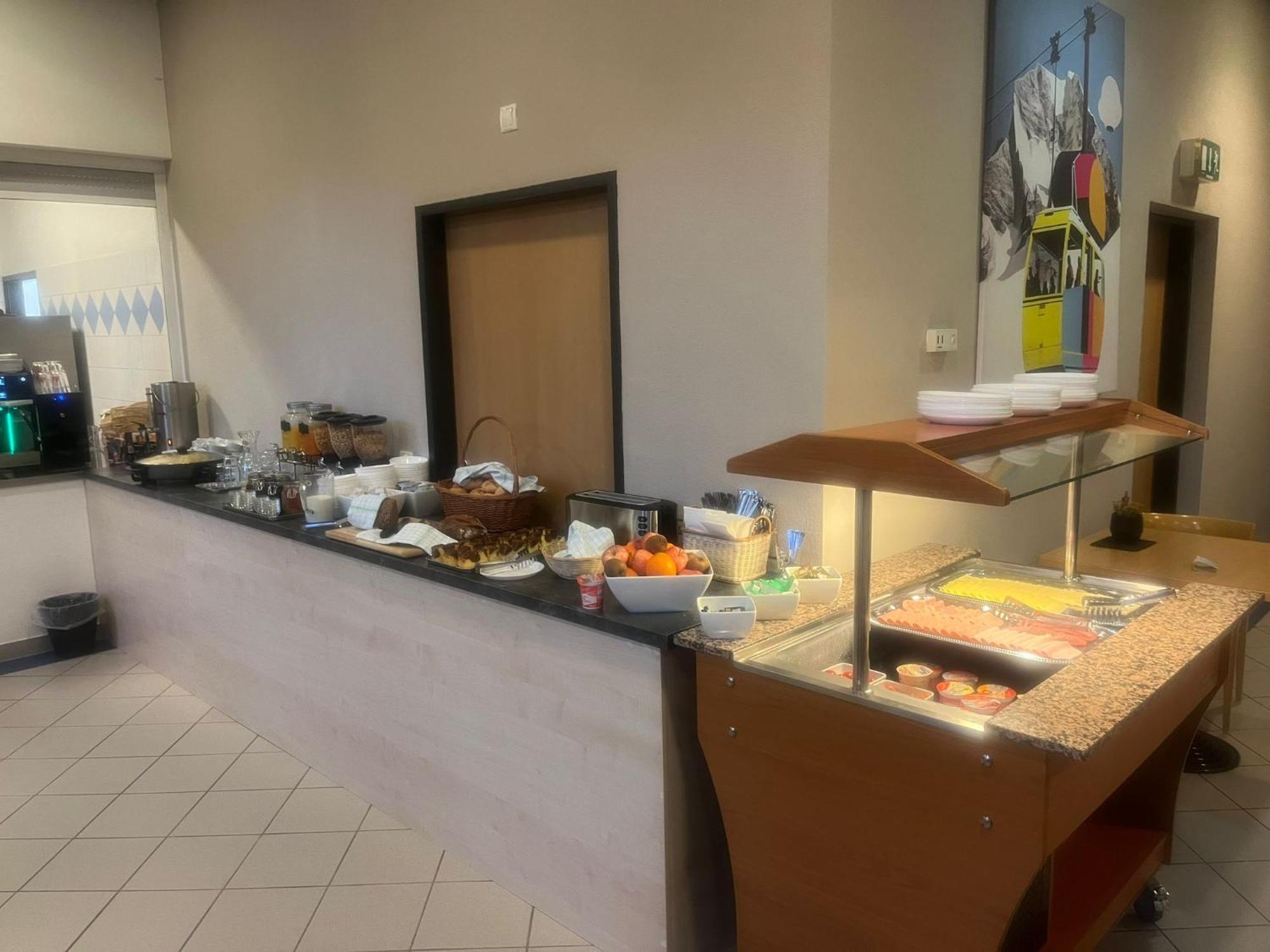 Twenty Seven City Hotel Zell am See Ngoại thất bức ảnh