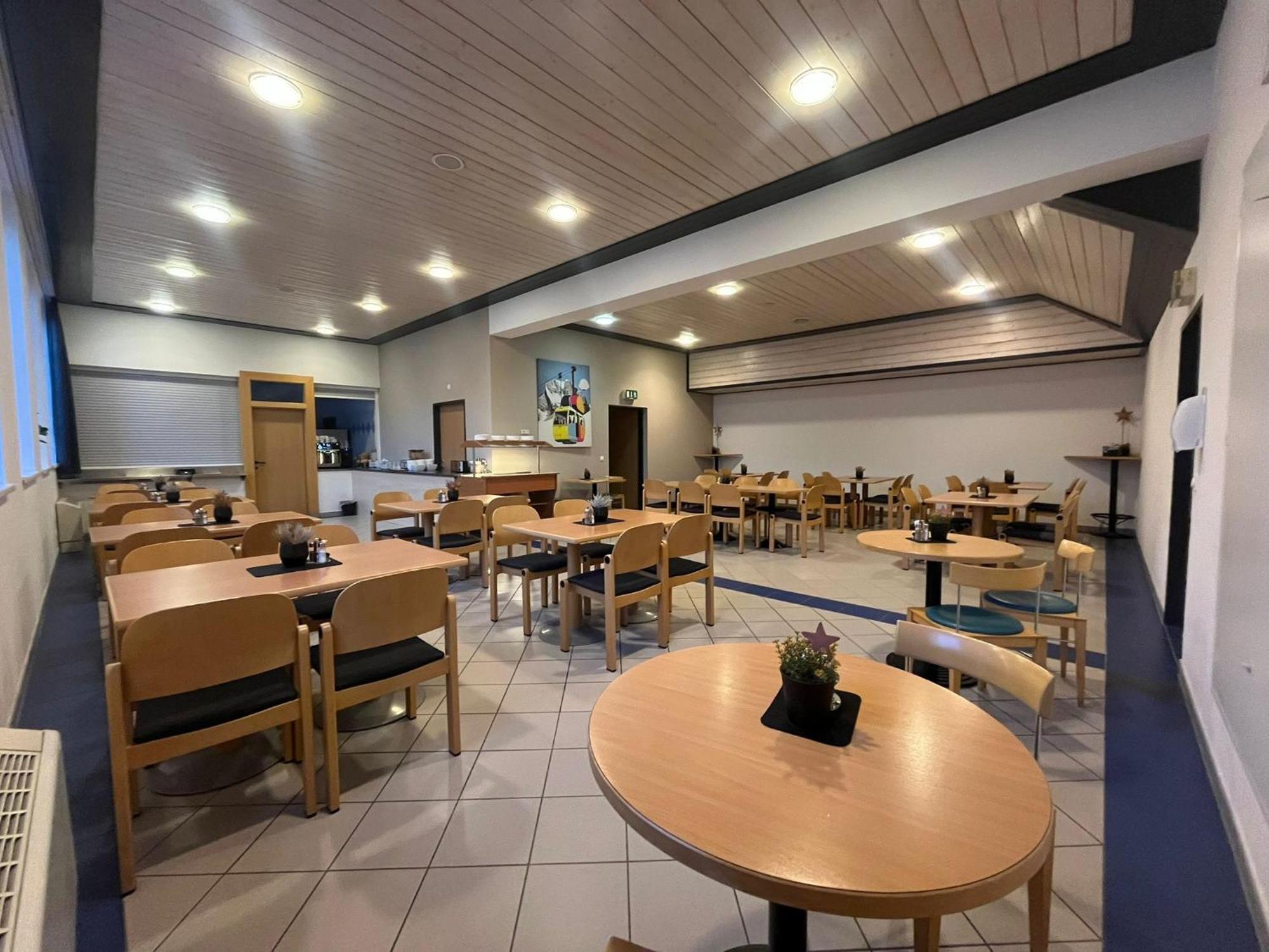 Twenty Seven City Hotel Zell am See Ngoại thất bức ảnh